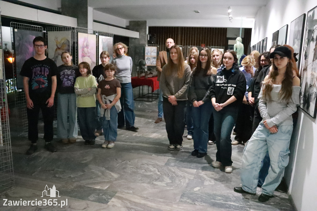 Fotorelacja: Wernisaż MIĘDZY LINIĄ A FORMĄ w MOK Zawiercie