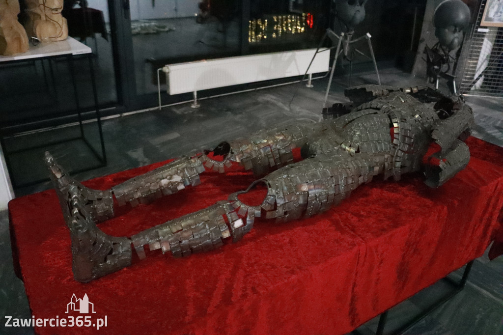 Fotorelacja: Wernisaż MIĘDZY LINIĄ A FORMĄ w MOK Zawiercie