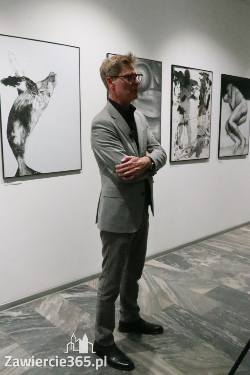 Fotorelacja: Wernisaż MIĘDZY LINIĄ A FORMĄ w MOK Zawiercie