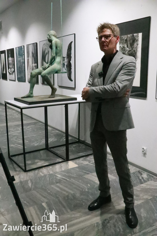 Fotorelacja: Wernisaż MIĘDZY LINIĄ A FORMĄ w MOK Zawiercie