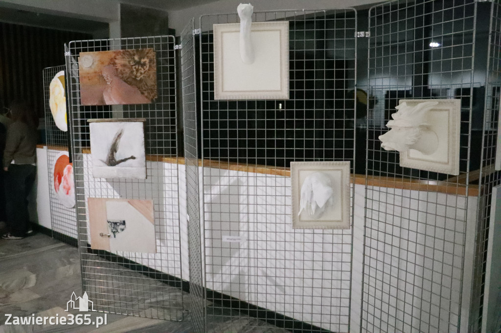 Fotorelacja: Wernisaż MIĘDZY LINIĄ A FORMĄ w MOK Zawiercie