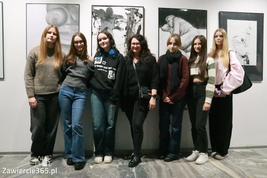 Fotorelacja: Wernisaż MIĘDZY LINIĄ A FORMĄ w MOK Zawiercie