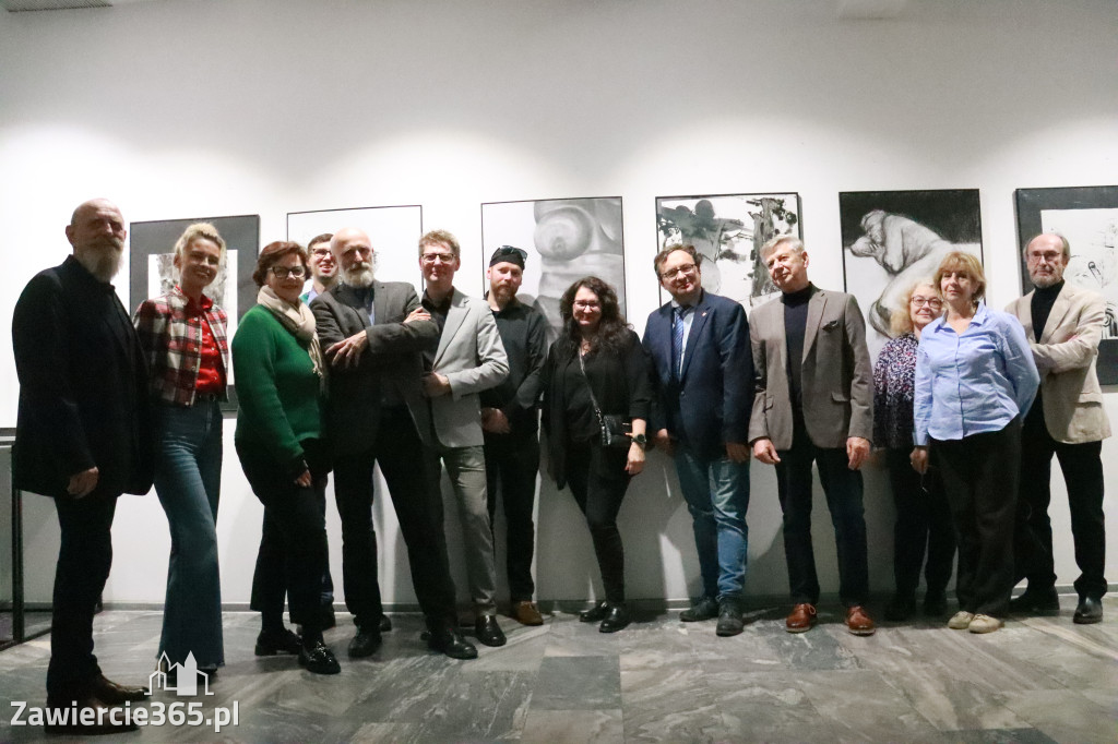 Fotorelacja: Wernisaż MIĘDZY LINIĄ A FORMĄ w MOK Zawiercie