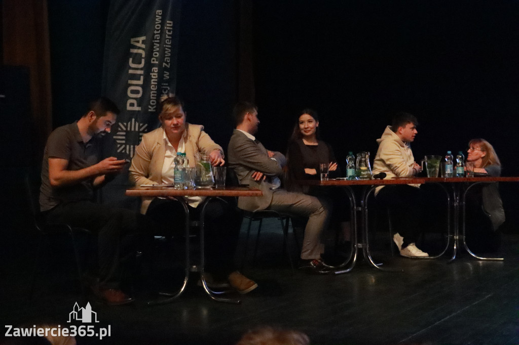 Fotorelacja: Razem przeciw mowie nienawiści w MOK Zawiercie