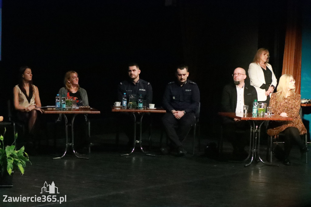 Fotorelacja: Razem przeciw mowie nienawiści w MOK Zawiercie