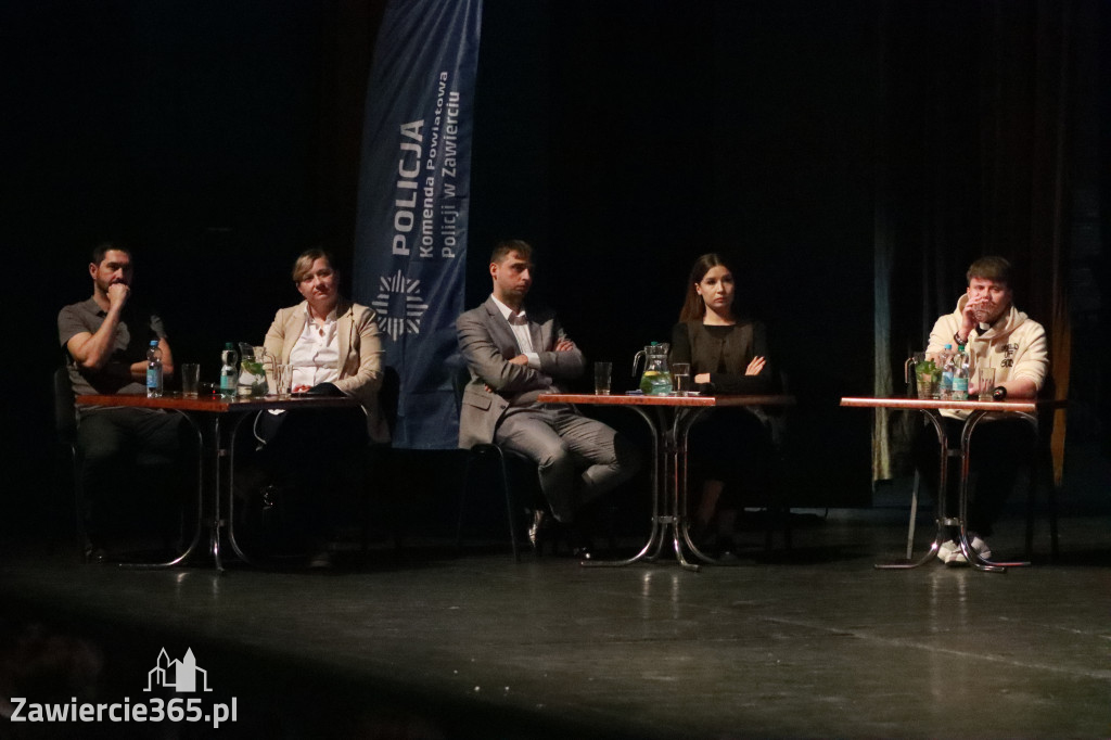 Fotorelacja: Razem przeciw mowie nienawiści w MOK Zawiercie