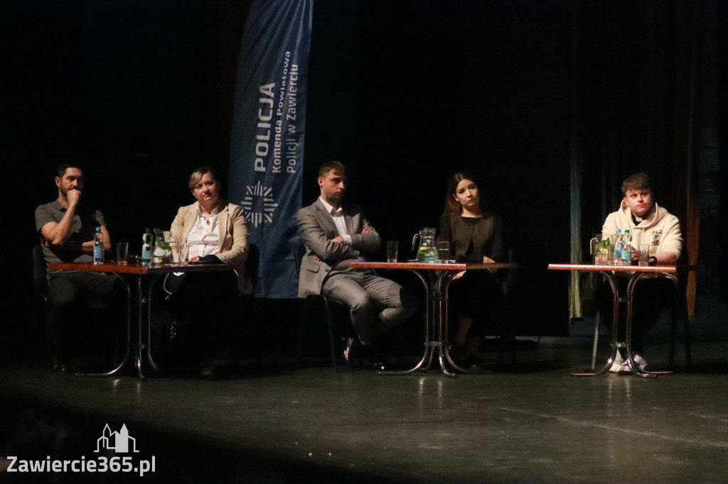 Fotorelacja: Razem przeciw mowie nienawiści w MOK Zawiercie