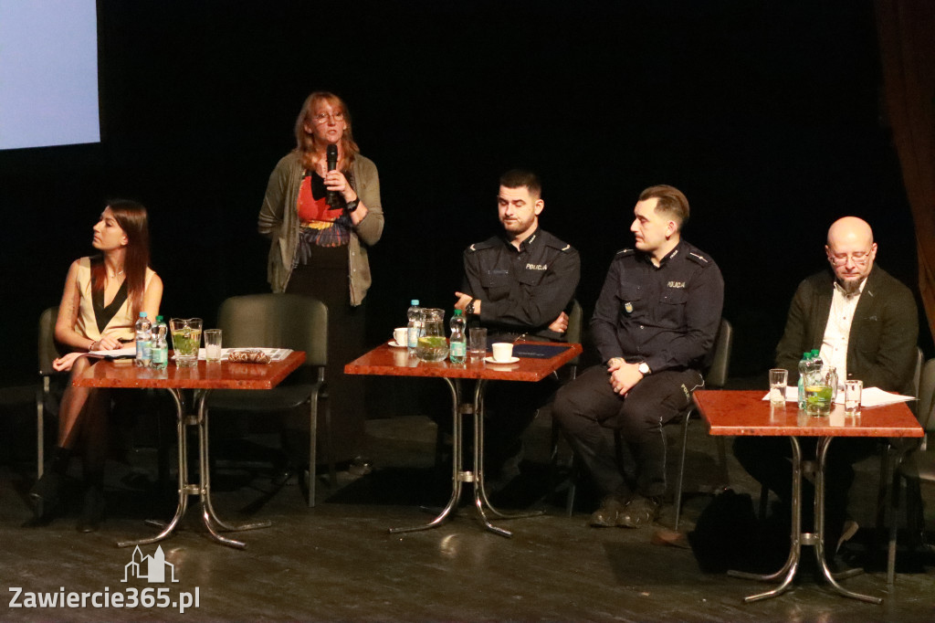 Fotorelacja: Razem przeciw mowie nienawiści w MOK Zawiercie