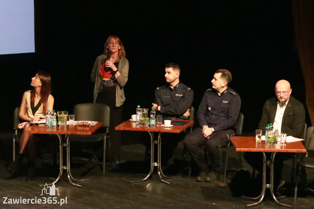 Fotorelacja: Razem przeciw mowie nienawiści w MOK Zawiercie