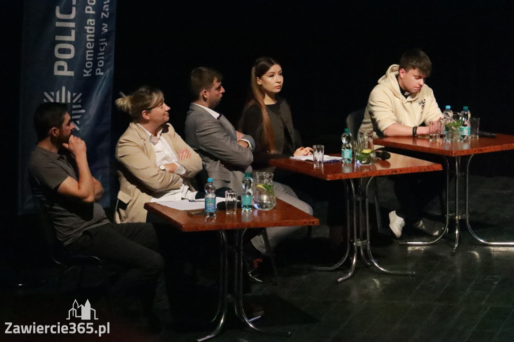 Fotorelacja: Razem przeciw mowie nienawiści w MOK Zawiercie