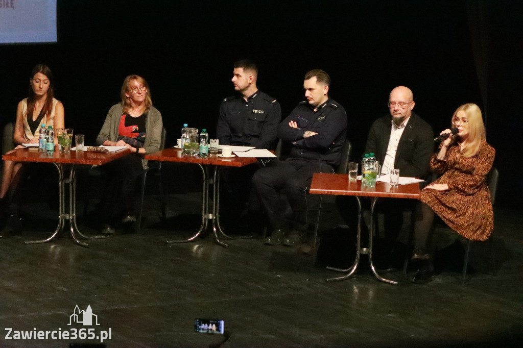 Fotorelacja: Razem przeciw mowie nienawiści w MOK Zawiercie