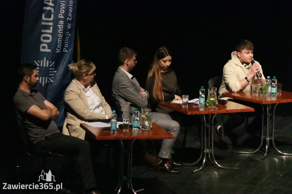 Fotorelacja: Razem przeciw mowie nienawiści w MOK Zawiercie