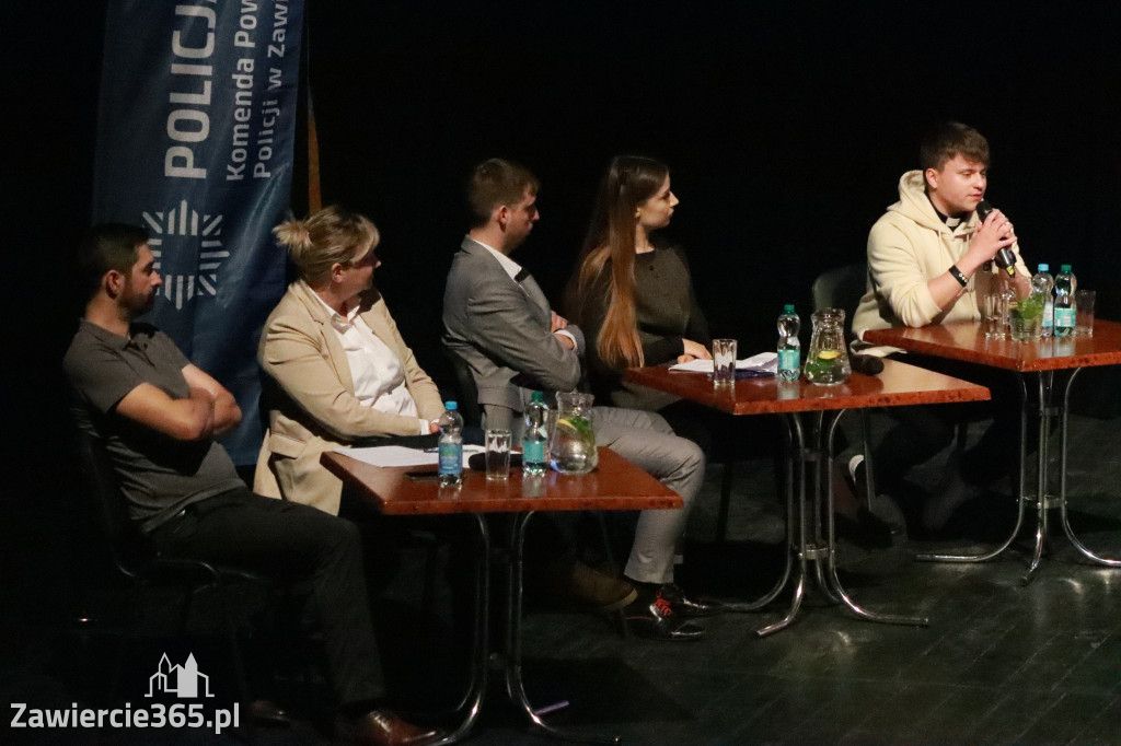 Fotorelacja: Razem przeciw mowie nienawiści w MOK Zawiercie