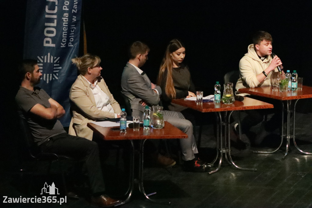 Fotorelacja: Razem przeciw mowie nienawiści w MOK Zawiercie