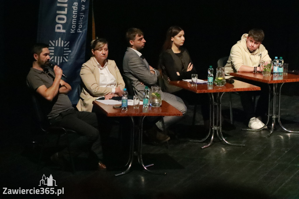 Fotorelacja: Razem przeciw mowie nienawiści w MOK Zawiercie