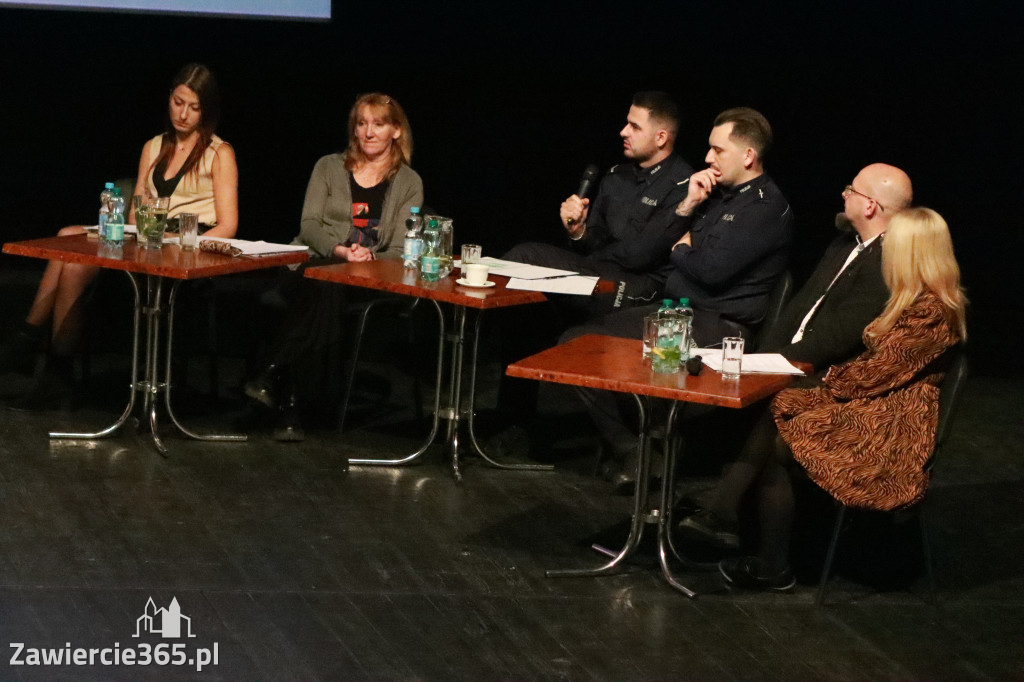 Fotorelacja: Razem przeciw mowie nienawiści w MOK Zawiercie