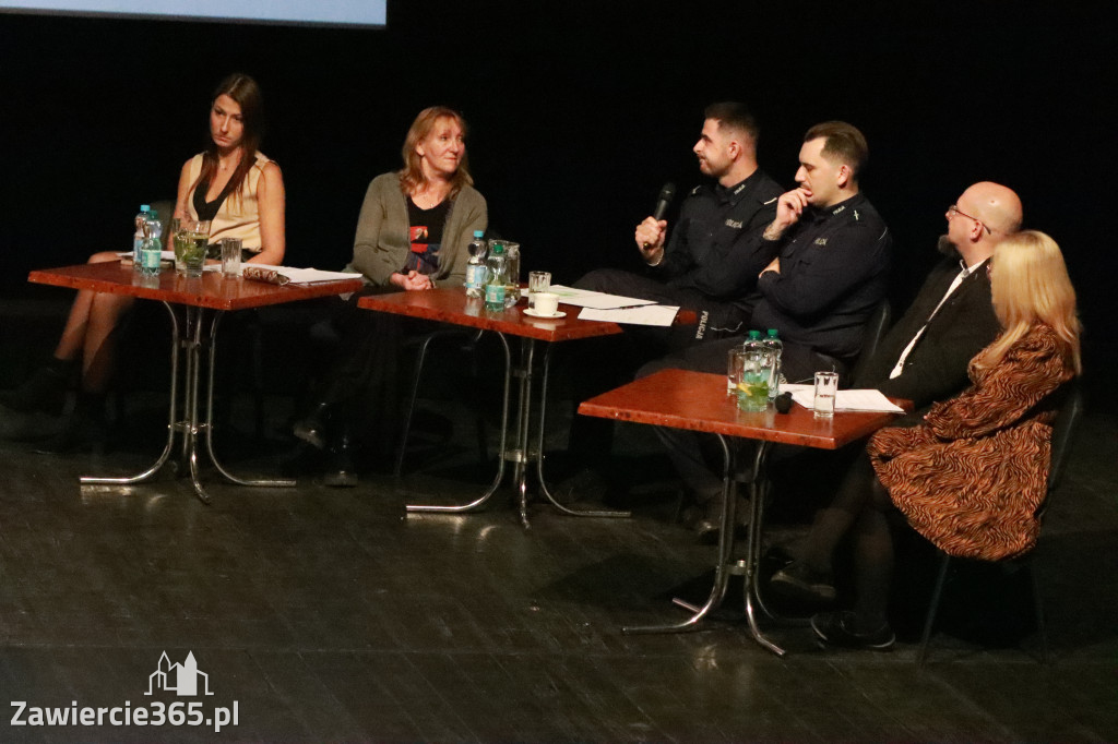 Fotorelacja: Razem przeciw mowie nienawiści w MOK Zawiercie