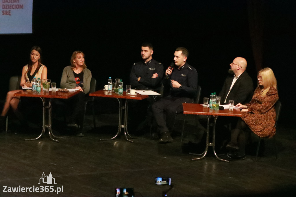 Fotorelacja: Razem przeciw mowie nienawiści w MOK Zawiercie