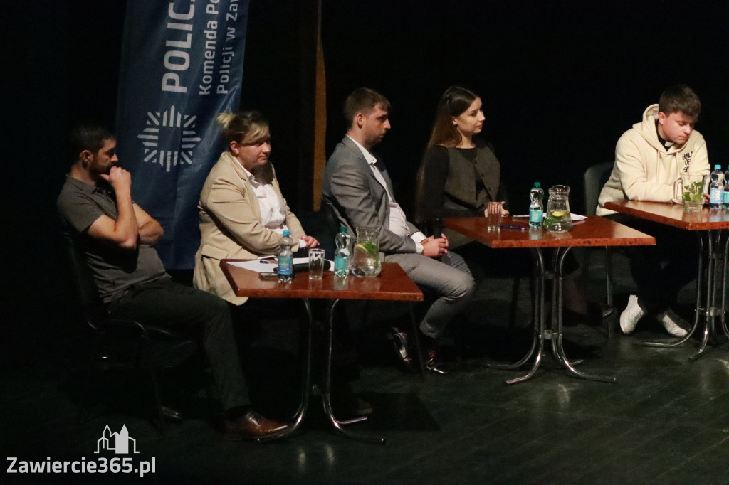 Fotorelacja: Razem przeciw mowie nienawiści w MOK Zawiercie