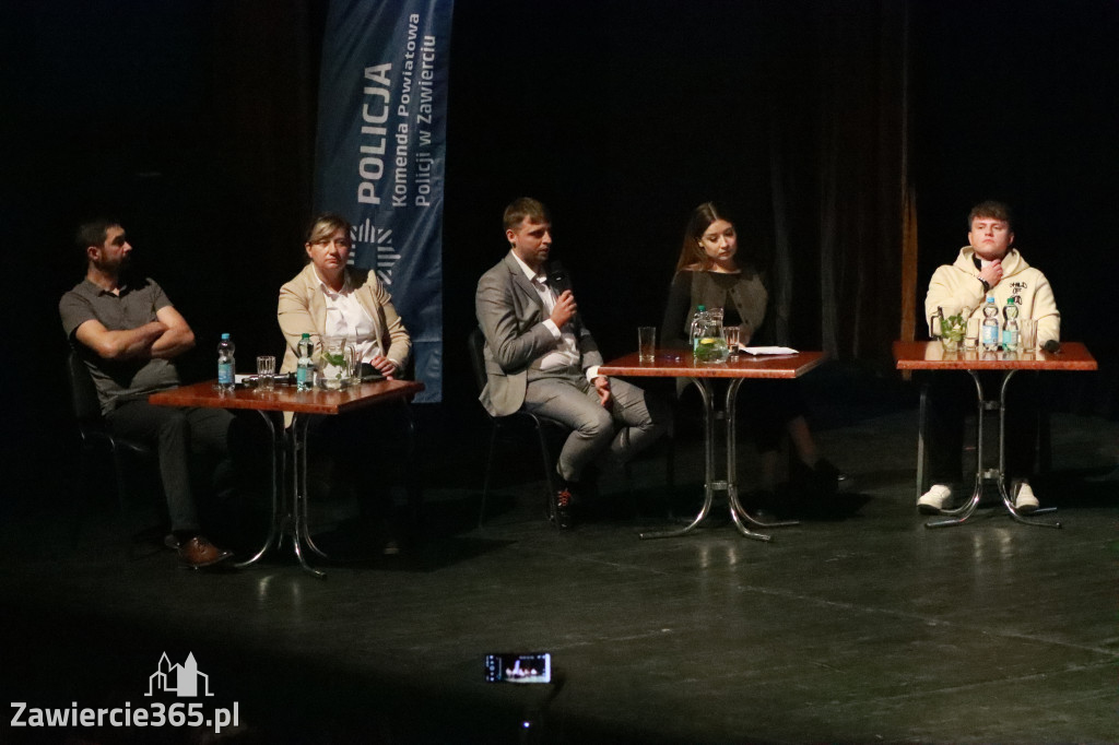 Fotorelacja: Razem przeciw mowie nienawiści w MOK Zawiercie