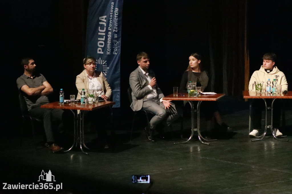 Fotorelacja: Razem przeciw mowie nienawiści w MOK Zawiercie