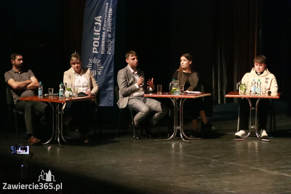 Fotorelacja: Razem przeciw mowie nienawiści w MOK Zawiercie