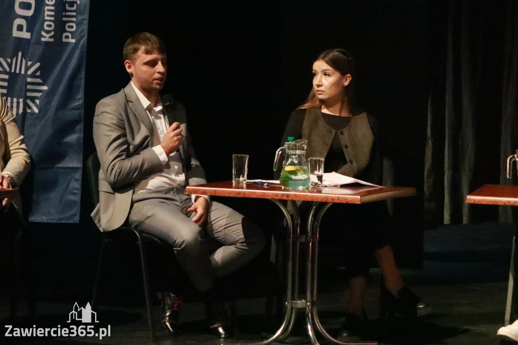 Fotorelacja: Razem przeciw mowie nienawiści w MOK Zawiercie