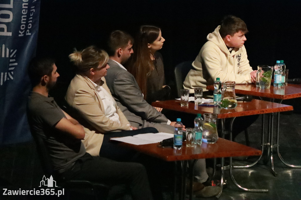 Fotorelacja: Razem przeciw mowie nienawiści w MOK Zawiercie