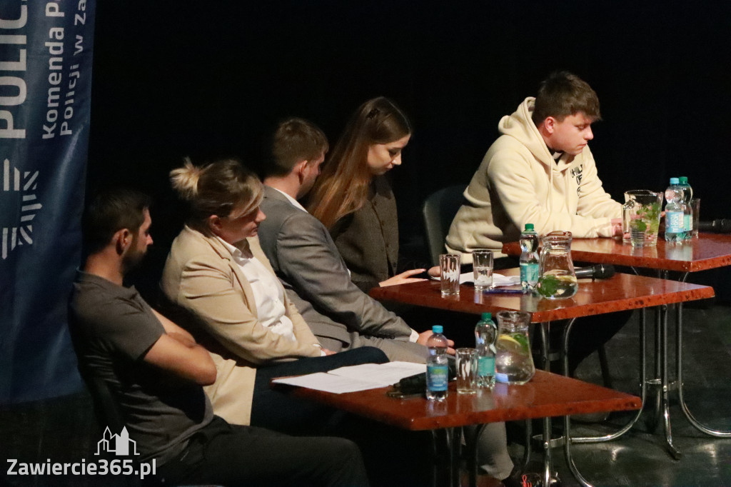 Fotorelacja: Razem przeciw mowie nienawiści w MOK Zawiercie