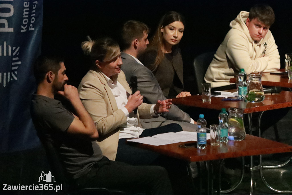 Fotorelacja: Razem przeciw mowie nienawiści w MOK Zawiercie