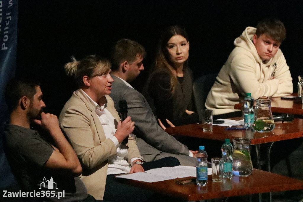 Fotorelacja: Razem przeciw mowie nienawiści w MOK Zawiercie