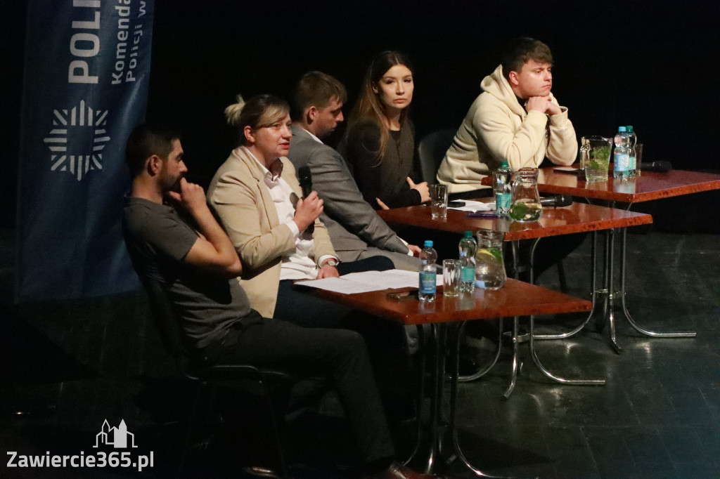 Fotorelacja: Razem przeciw mowie nienawiści w MOK Zawiercie