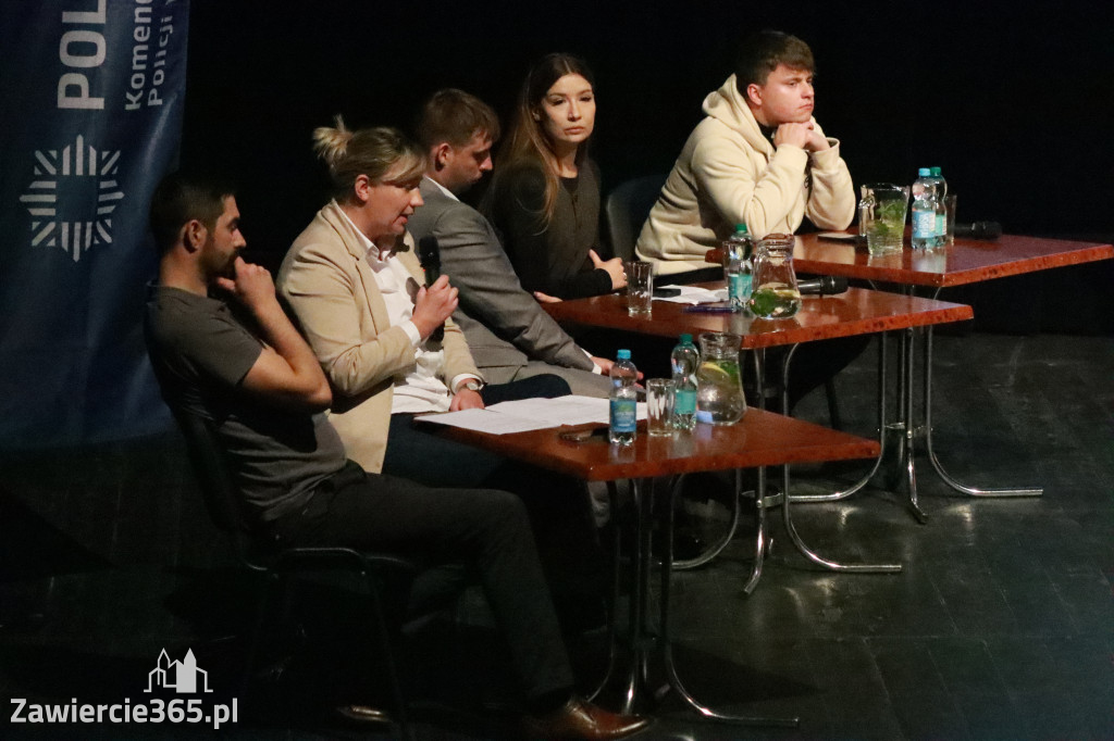 Fotorelacja: Razem przeciw mowie nienawiści w MOK Zawiercie