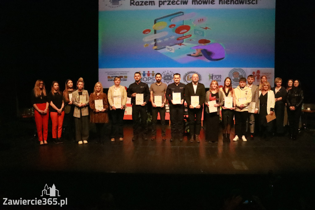 Fotorelacja: Razem przeciw mowie nienawiści w MOK Zawiercie