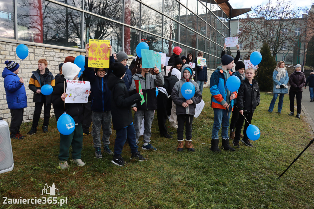 Fotorelacja: Konferencja prasowa przy mobilnych płucach w Łazach