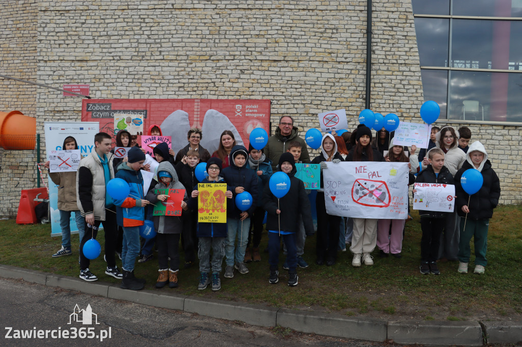 Fotorelacja: Konferencja prasowa przy mobilnych płucach w Łazach