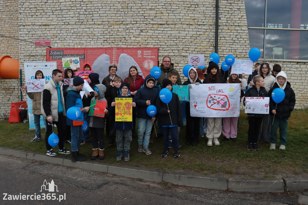 Fotorelacja: Konferencja prasowa przy mobilnych płucach w Łazach