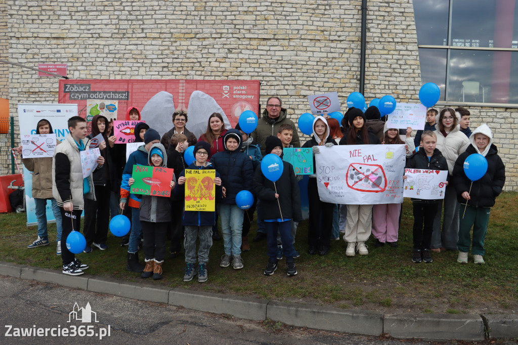 Fotorelacja: Konferencja prasowa przy mobilnych płucach w Łazach