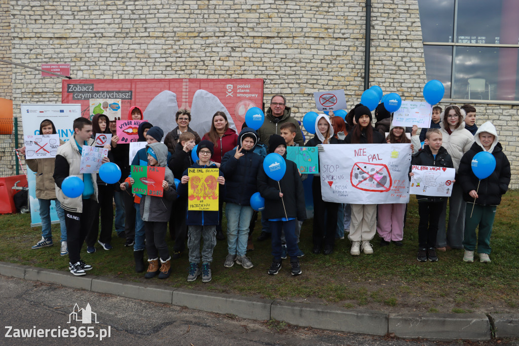 Fotorelacja: Konferencja prasowa przy mobilnych płucach w Łazach