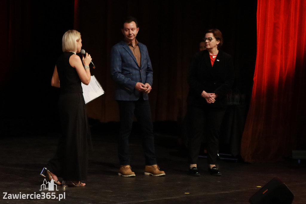 Fotorelacja: POKONAĆ BARIERY - Razem możemy więcej w MOK Zawiercie