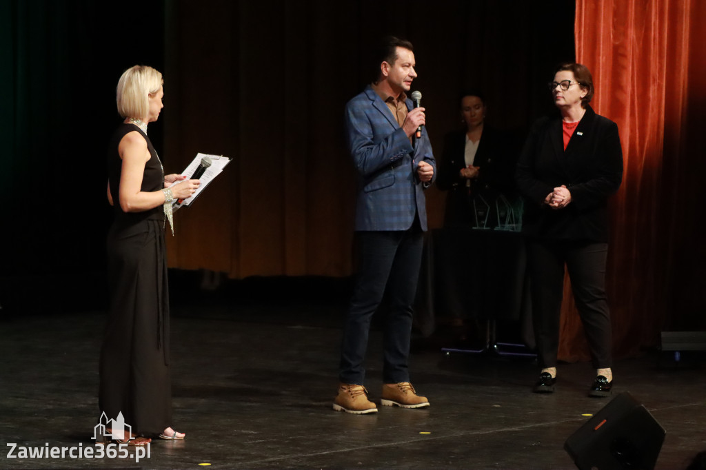 Fotorelacja: POKONAĆ BARIERY - Razem możemy więcej w MOK Zawiercie