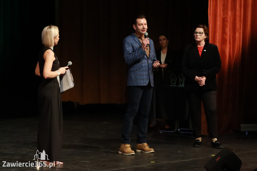 Fotorelacja: POKONAĆ BARIERY - Razem możemy więcej w MOK Zawiercie