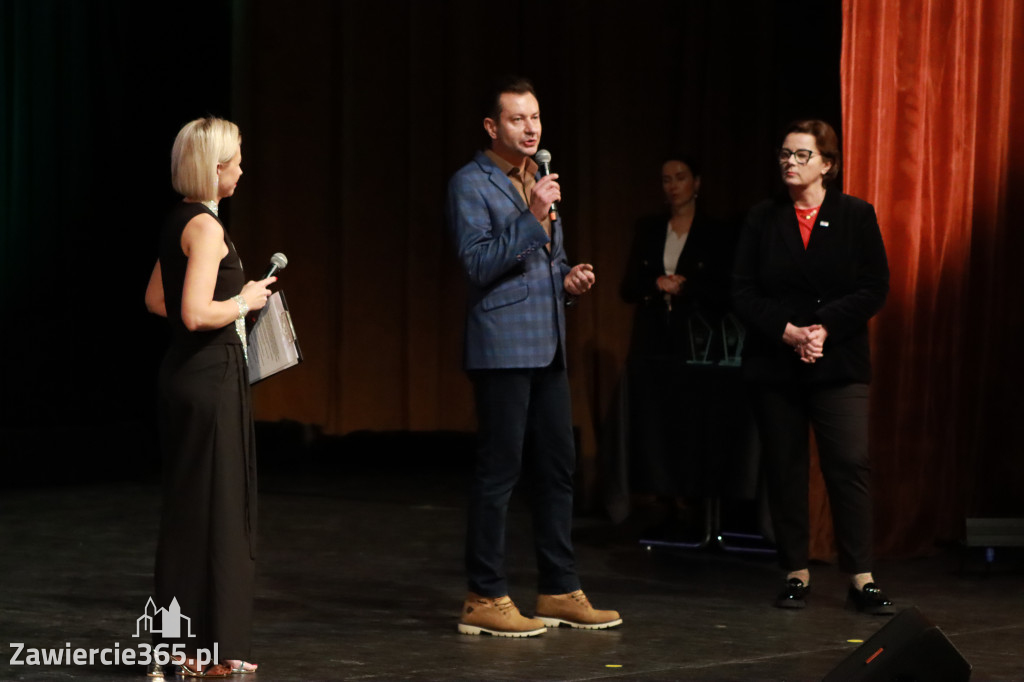 Fotorelacja: POKONAĆ BARIERY - Razem możemy więcej w MOK Zawiercie