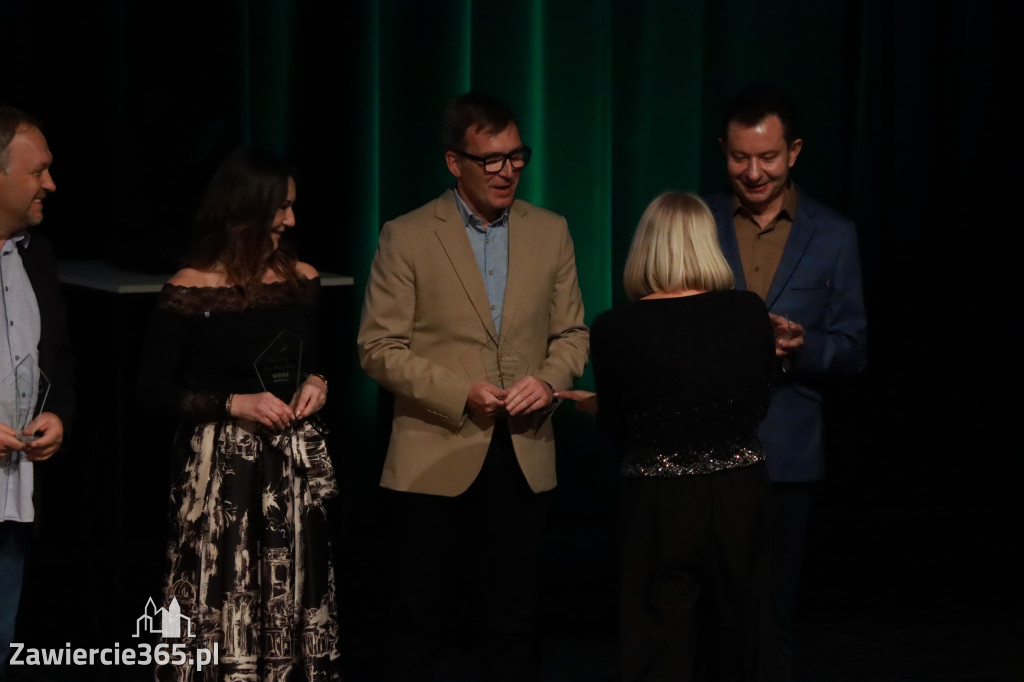 Fotorelacja: POKONAĆ BARIERY - Razem możemy więcej w MOK Zawiercie