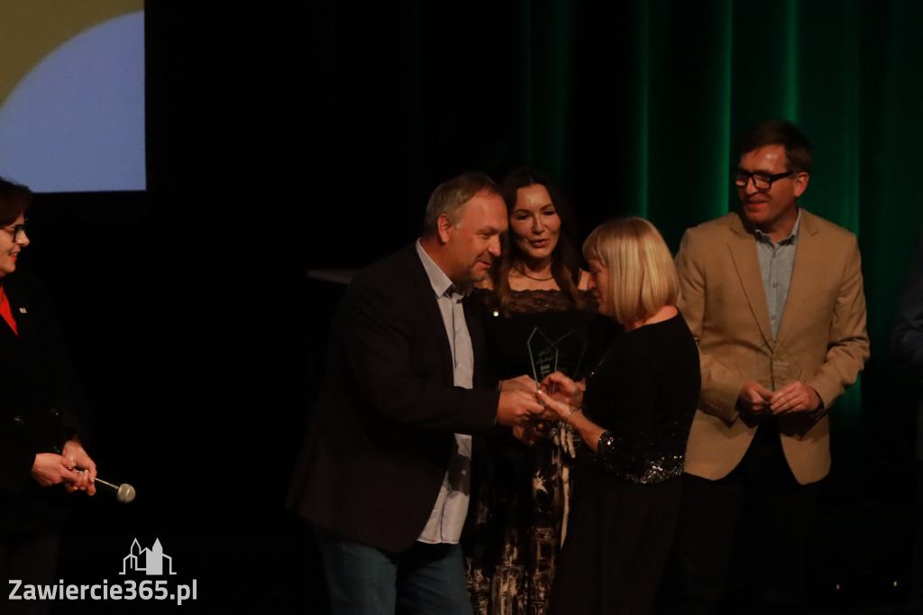 Fotorelacja: POKONAĆ BARIERY - Razem możemy więcej w MOK Zawiercie