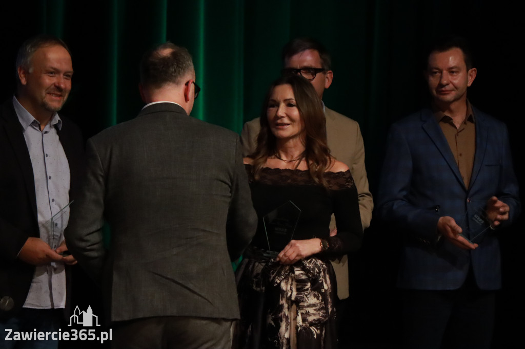 Fotorelacja: POKONAĆ BARIERY - Razem możemy więcej w MOK Zawiercie