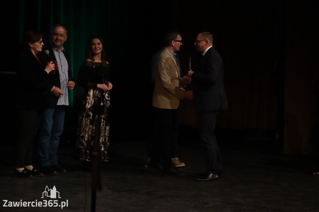 Fotorelacja: POKONAĆ BARIERY - Razem możemy więcej w MOK Zawiercie