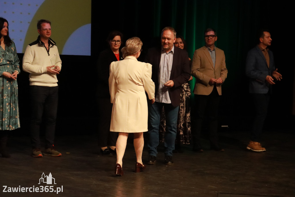 Fotorelacja: POKONAĆ BARIERY - Razem możemy więcej w MOK Zawiercie