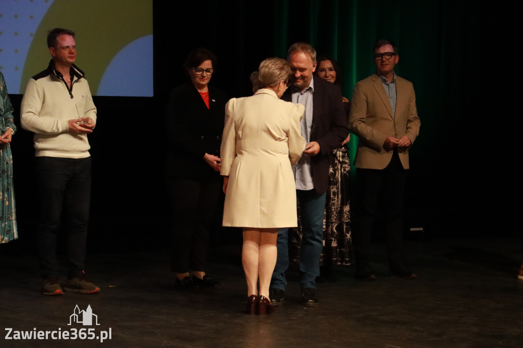 Fotorelacja: POKONAĆ BARIERY - Razem możemy więcej w MOK Zawiercie