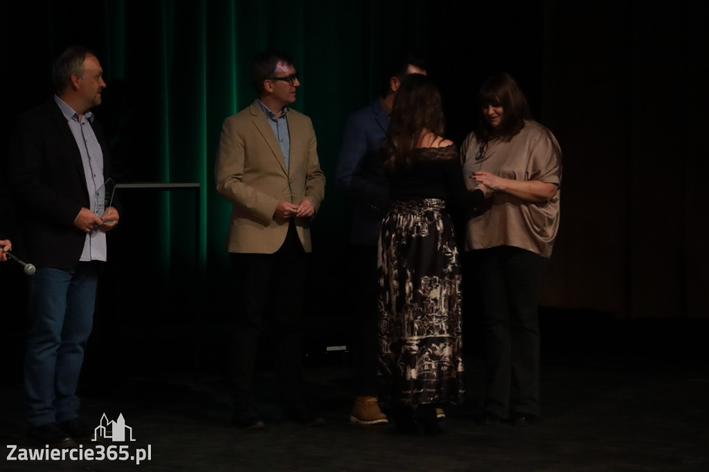 Fotorelacja: POKONAĆ BARIERY - Razem możemy więcej w MOK Zawiercie